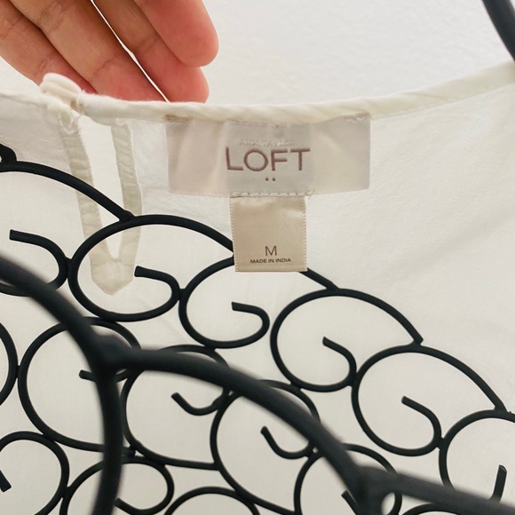 LOFT M EMBROIDERED SLEEVELESS white blouse - Picture 3 of 7